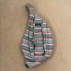 Adorable Chevron Kavu cross bag